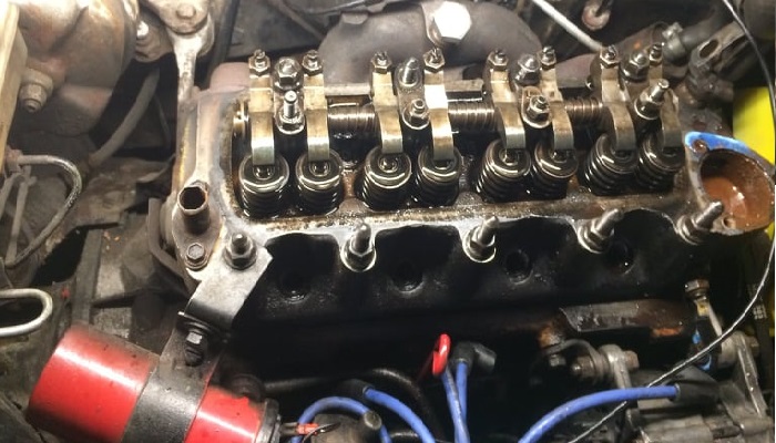 Herstelling aan een automotor